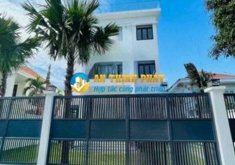 BÁN BIỆT THỰ ĐẸP PHƯỜNG THẢO ĐIỀN THIẾT KẾ ĐẸP CÓ THANG MÁY