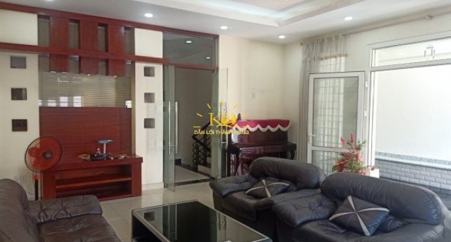 ban-biet-thu-duong-33-tran-nao-quan-2-phong-khach.jpg